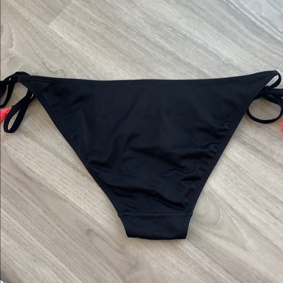 Bikini bottoms bundle - Picture 3 of 12